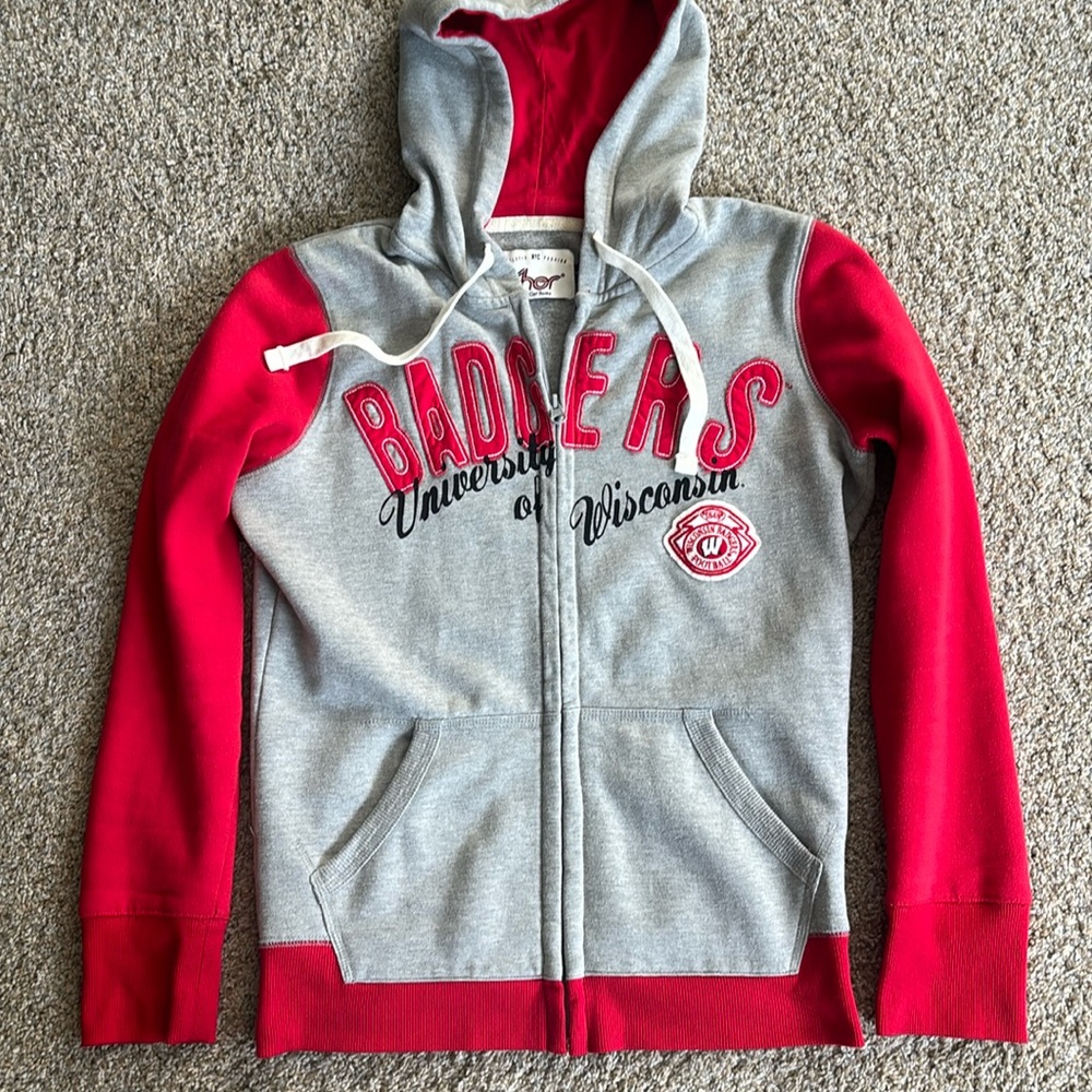 Wisconsin Badgers zip up hoodie